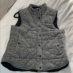 Gray/black puffer vest 🖤 xxl